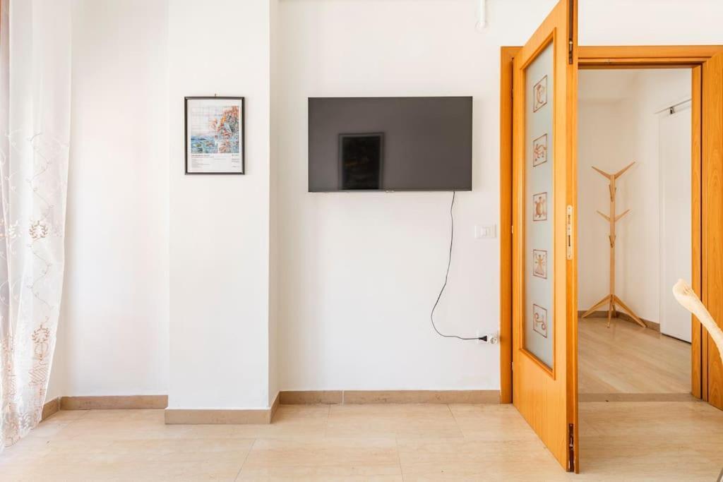 Casa Etruschi - Appartamento Con Posto Auto Livorno Exterior foto